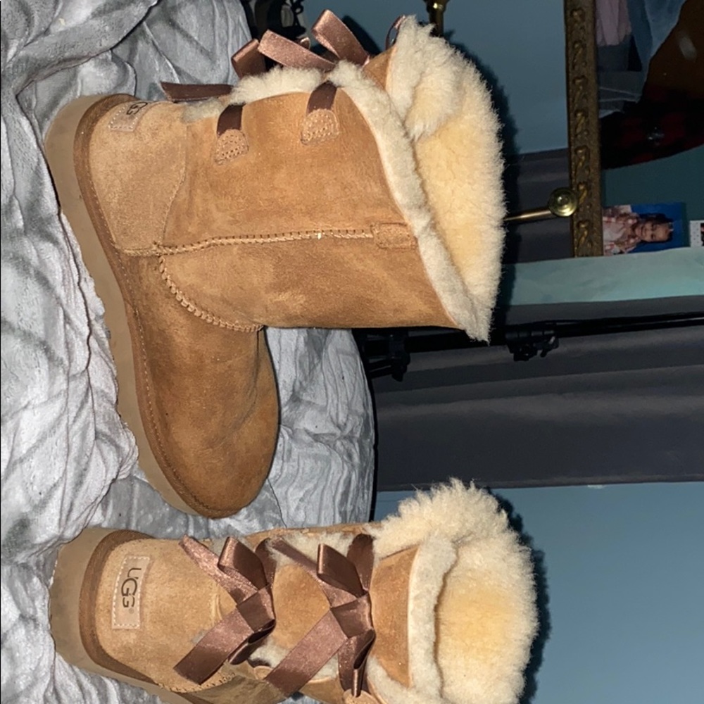 UGG